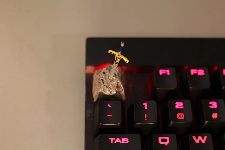 Schwert in der Stein Keycaps Harz handgemachte Keycap mechanische Tastatur Keycaps personal isierte maßge schneiderte Gaming-Zubehör Geschenk