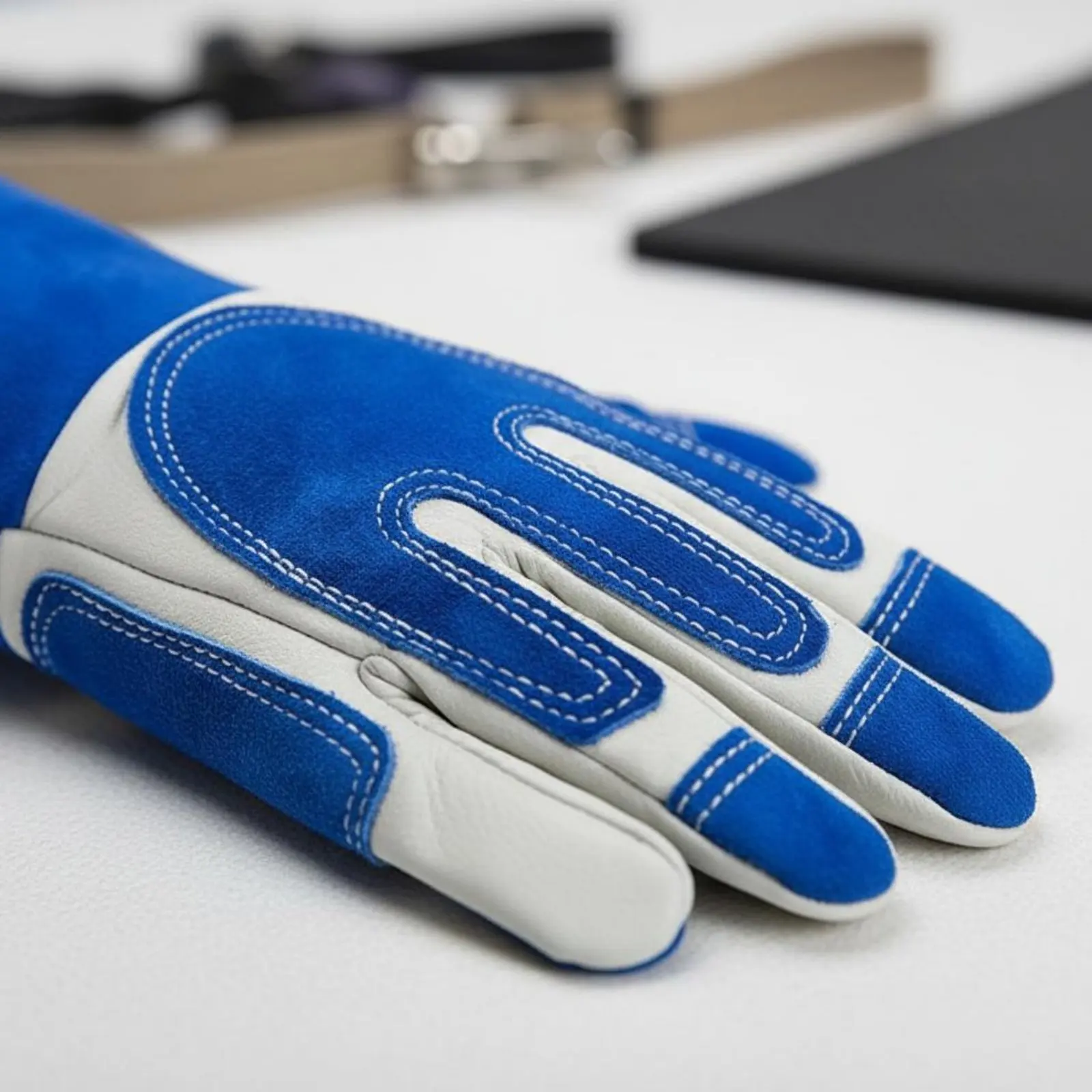 leather-pet-training-gloves-forearm-protection-safety-gauntlets-safeguarding-gear-comfortable-lining-for-pet-owners