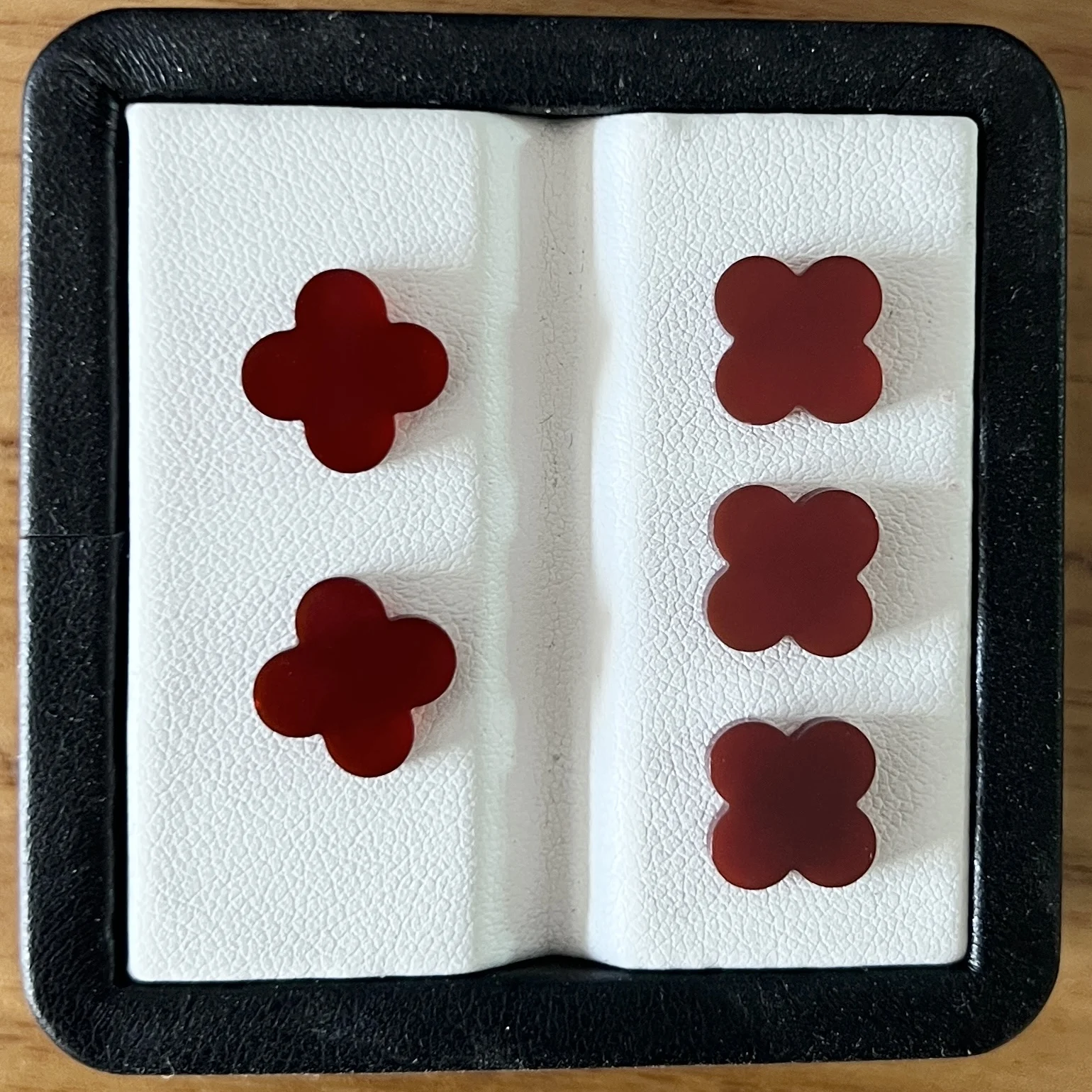 

5 шт./лот 8x8x2 мм-14x14x2 мм цветочные драгоценные камни натуральный красный агат четыре листа клевера камни для подвески