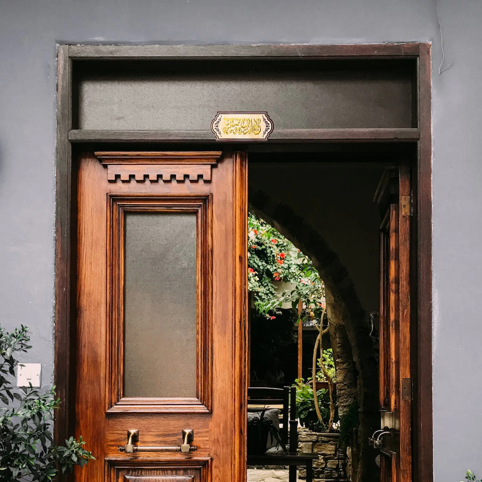 

Golden Door Sign Acrylic Arabic Style Embossment Decorative Household Sign Exquisite Retro Design Long Lasting