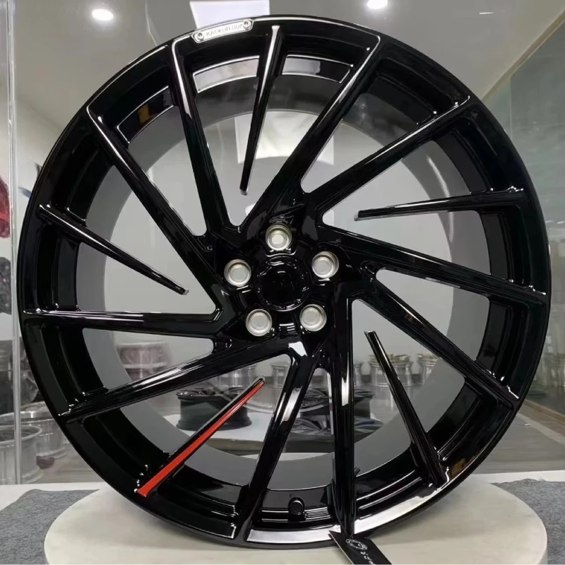 

Много кованых колесных дисков, подходящих для размеров 17, 18, 19, 20, 21, 22, 23 дюйма, подходящих для различных моделей.