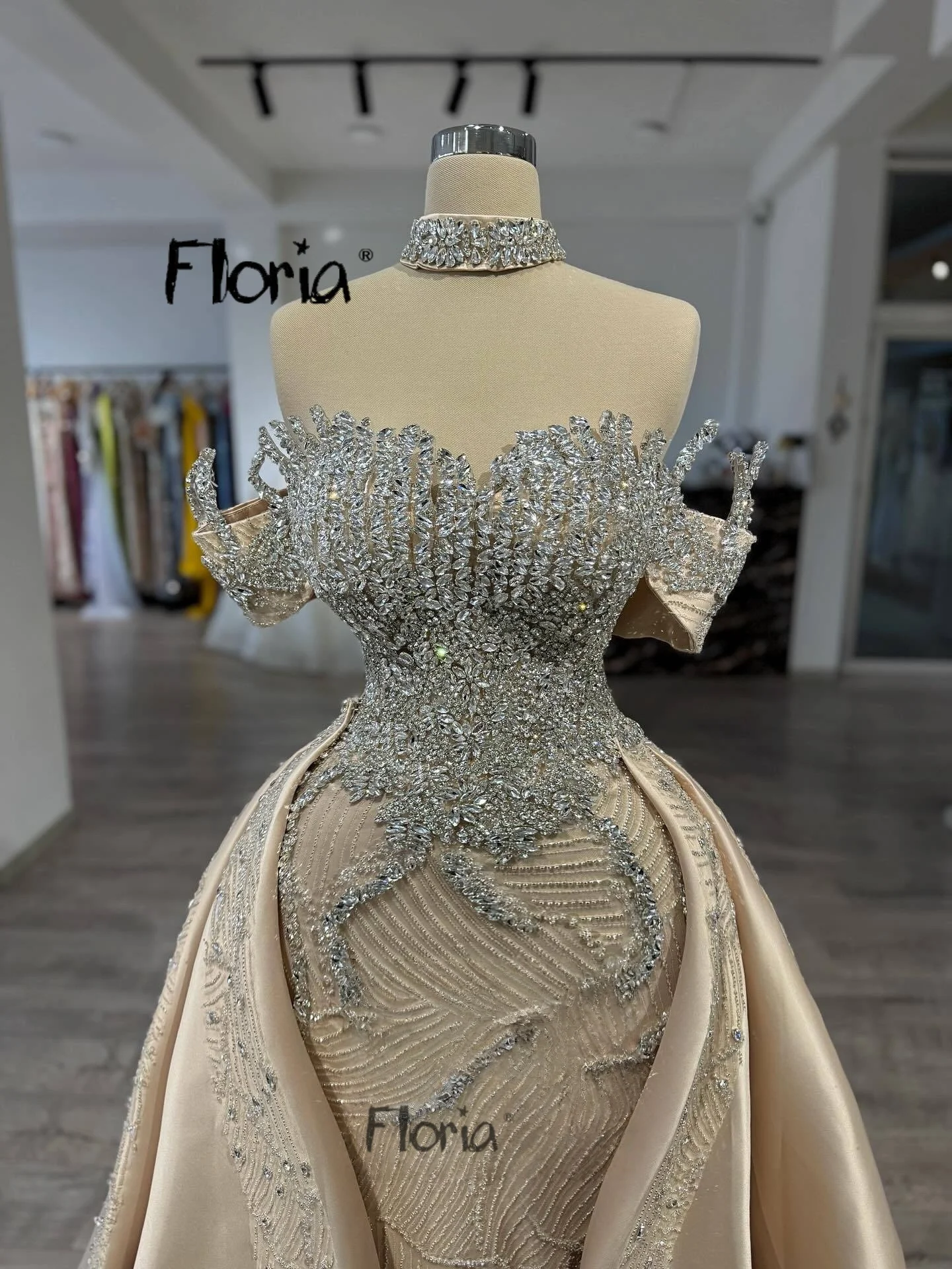 

2026 Вечернее платье цвета шампанского с открытыми плечами, золотое длинное платье для выпускного вечера со съемной верхней юбкой, платья для свадебных мероприятий по индивидуальному заказу