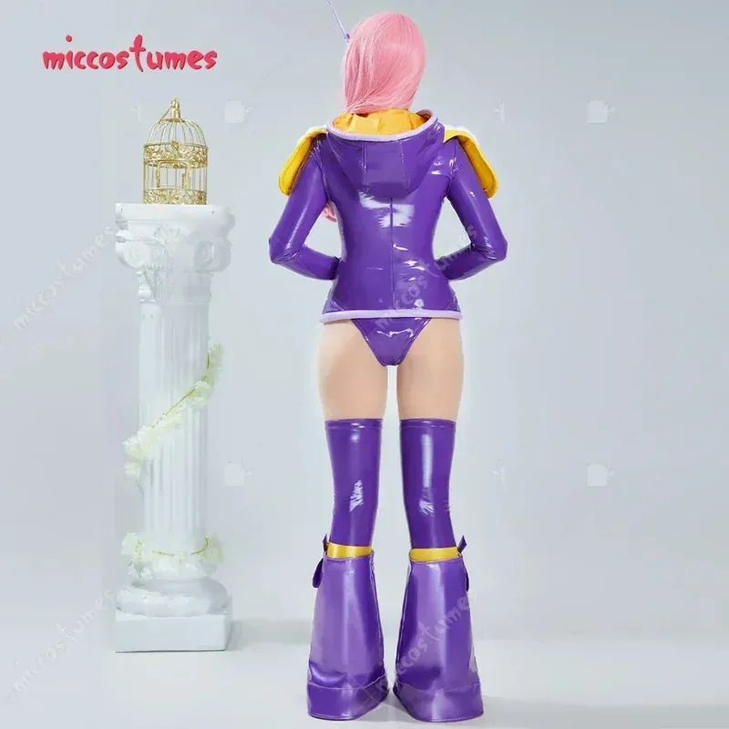 رأس أوب بوني على شكل بيضة. زي تنكري لحفلة معرض الرسوم المتحركة للهالوين. تتضمن الزي جوارب وقفازات للركبة.