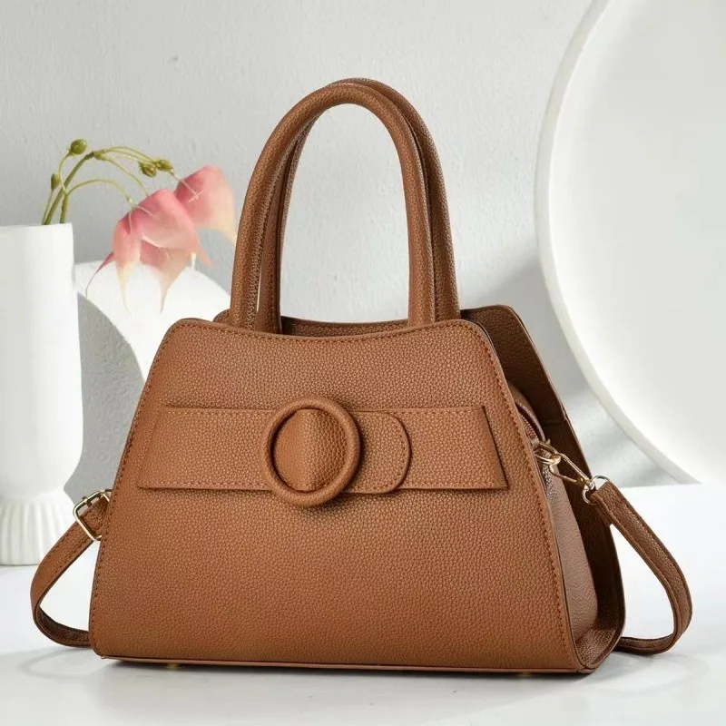 

Vintage Luxury Fashionable Diaper Bag For Women Designer Leather Large Capacity Tote Elegant Minimalist Classic Stylish Commuter
