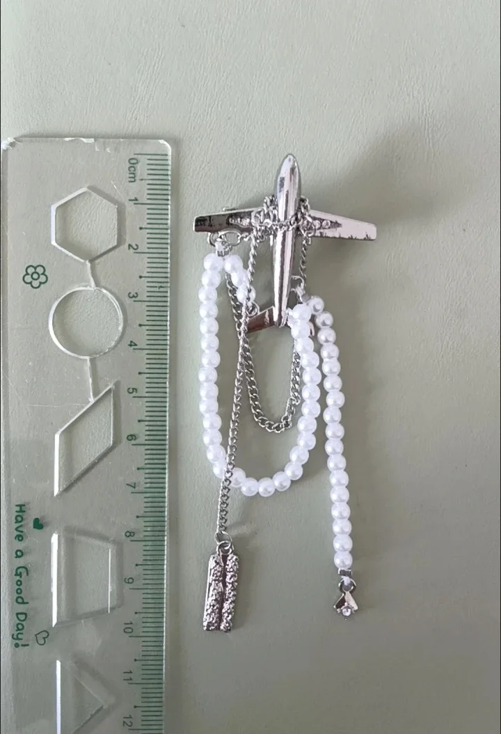 사랑과 깊은 하늘 Caleb 생일 같은 항공기 브로치 금속 마이크로 씰 애니메이션 애니메이션 주변 액세서리 핀