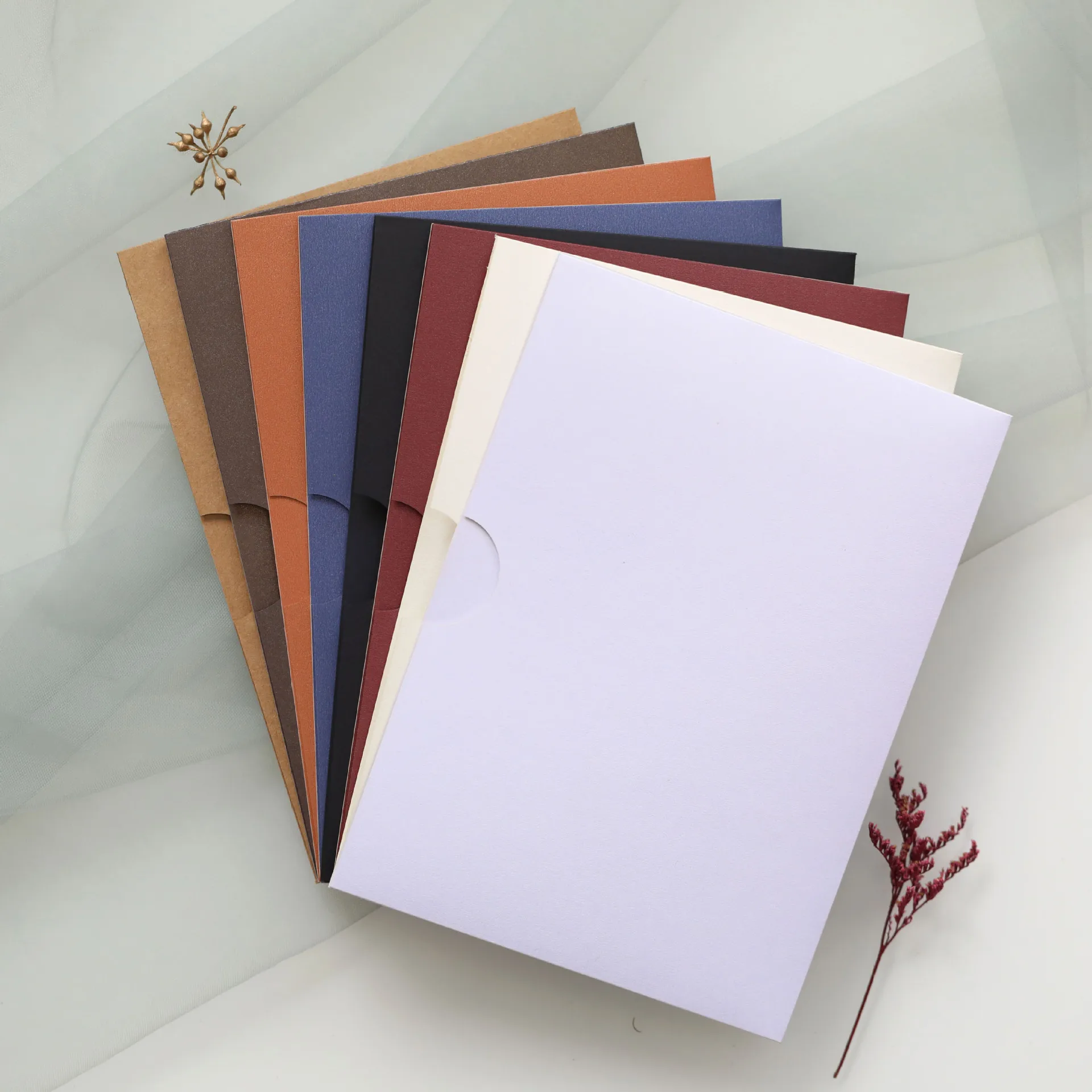 50pcs Document Envelope 250g Pearlescent Paper Large Capacity Greeting Card Holder 18x13cm Envelopes Folder Office Stationery
