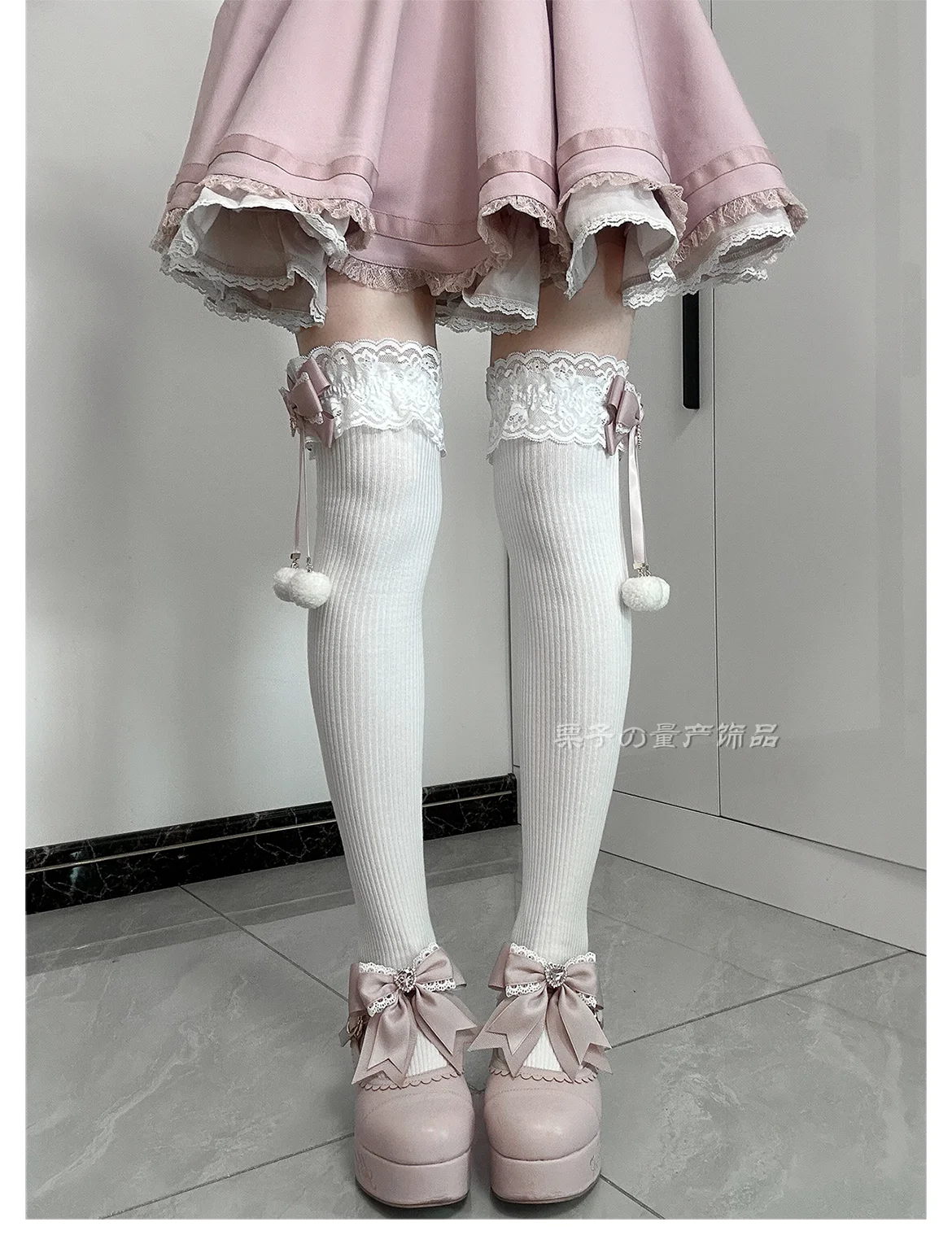 Women's  Japanese Mine Style Long Tube Socks New Autumn Winter Cute Hairball Bow Calf-length Socks Lolita Girls JK Knee Socks