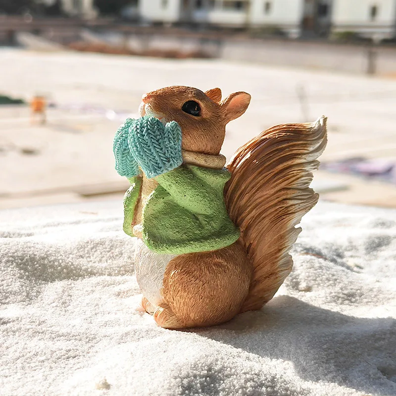 Cute Squirrel Cat Ornaments for Couples Winter Home Office Tabletop Decoration Gifts for Kids