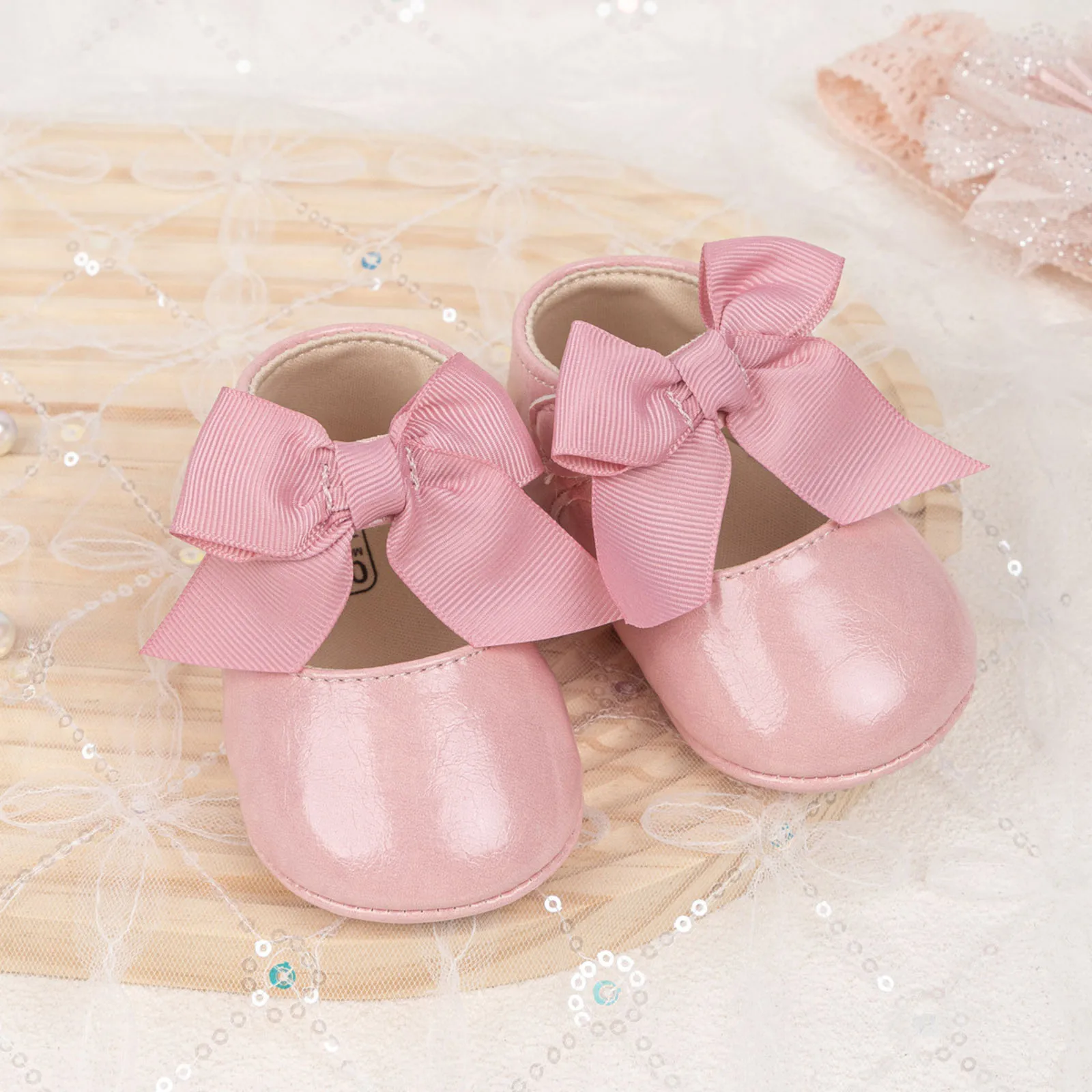 BeQeuewll Baby Girls Shoes Moccasinss PU Leather Princess Shoes Bowknot Non-Slip First Walking Soft Sole Flats Shoes 0-18M