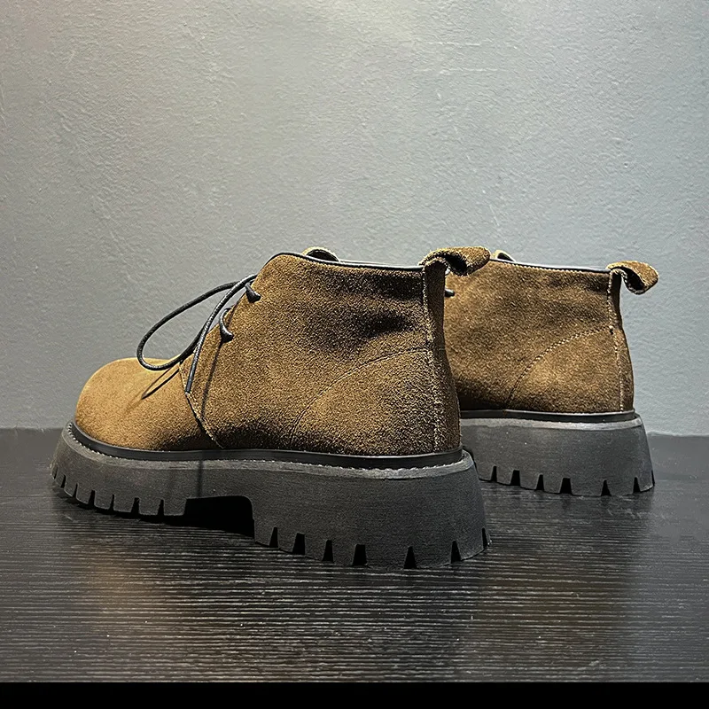 جديد اليدوية الرجال الربيع أحذية من الجلد عادية خمر البقرة البريطانية فستان من جلد الغزال حذاء من الجلد الارتفاع زيادة الأدوات تشيلسي الأحذية