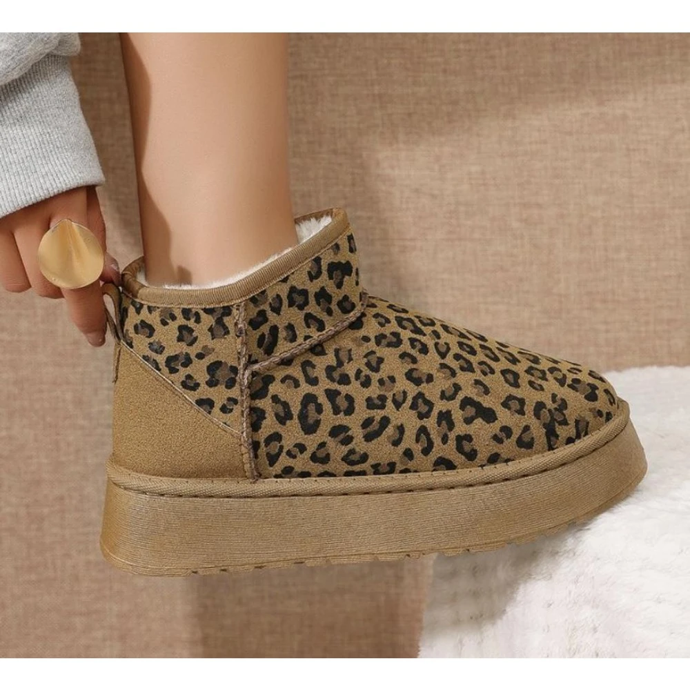 

2024 Women's New Brand Flat Heel Short Barrel Snow Boots Women's Autumn/Winter Thickened plush and Warm Cotton Shoes Snow Boots