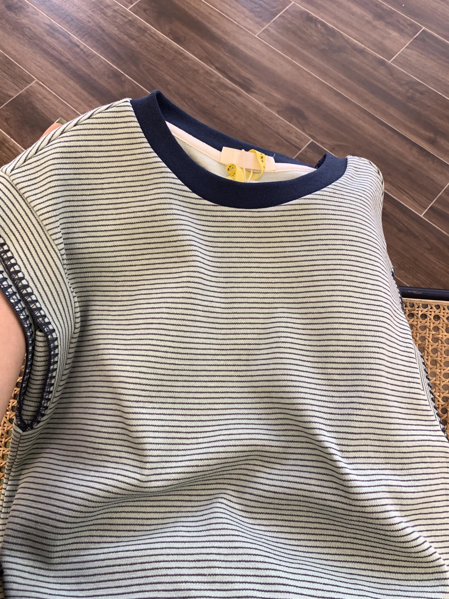 

Retro Korean Sle Striped Color Blo oulder Svel Cotton T-irt Loose Fit Summer Casual Top for Women