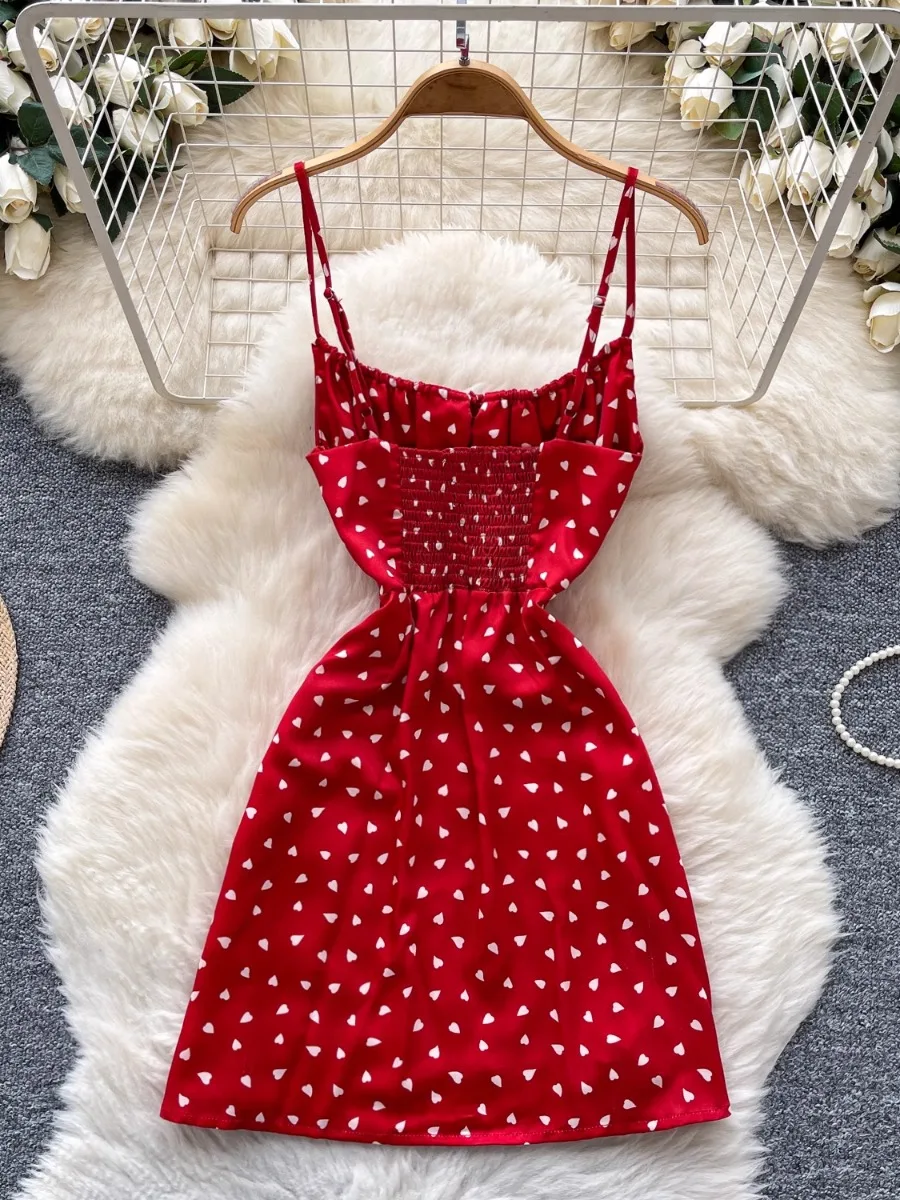 Foamlina مغرية رغبة نقية فستان بكتافة حمراء المرأة 2025 الصيف الفرنسية مثير مطوي الخصر نقطة القلب طباعة الساتان فستان قصير