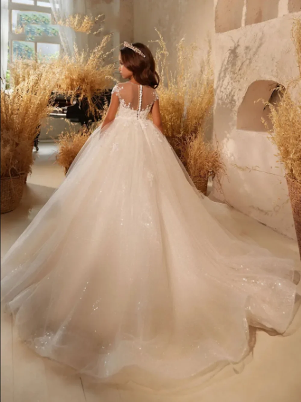

Customized Princess Flower Girl Dresses For Wedding Appliques Short Sleeves Puffy Birthday Party First Communion Pageant Gown