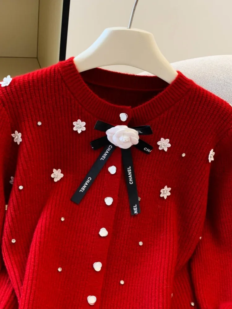 الأحمر محبوك سترة معطف المرأة الخريف الشتاء جديد Sle الماس جزءا لا يتجزأ من ثلاثية الأبعاد زهرة الذاتي مفتاح الراقية سترة محبوكة مفتوحة #4