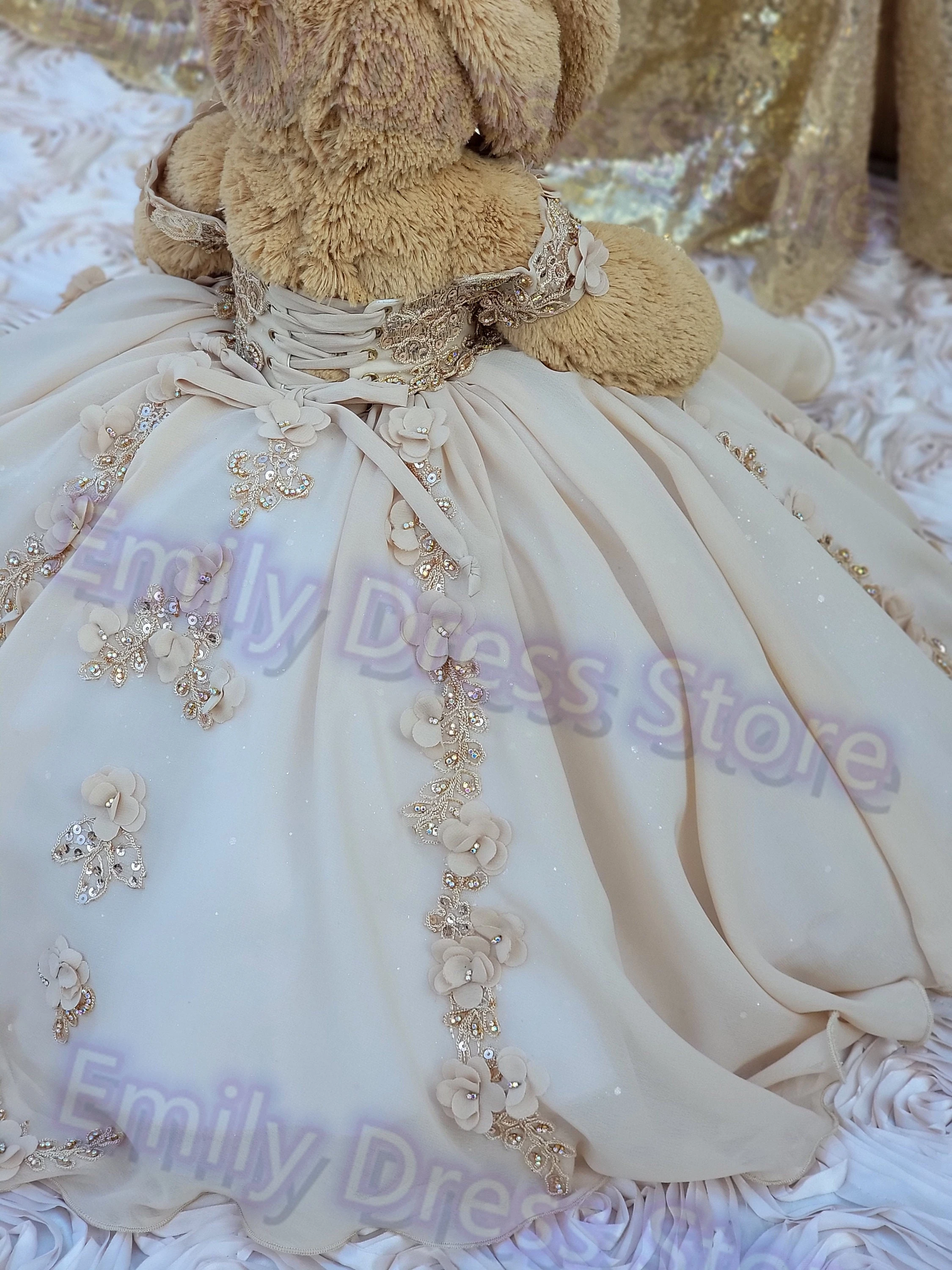 ที่กําหนดเองแชมเปญดอกไม้สาวชุดสําหรับงานแต่งงาน Tulle Puffy แขนกุด Elegant เด็กทารกวันเกิด First Communion Gown