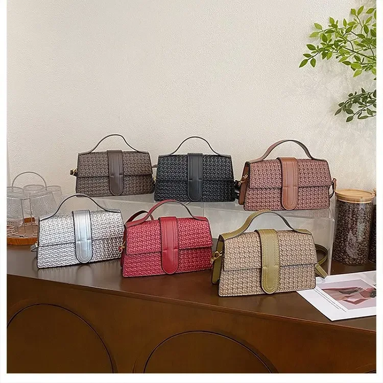 

2025 New Leather Material Sewing Line Lock Armpit Handbag, High-end Niche Design, Shoulder Messenger Bag, Women's, Commuter Bag.