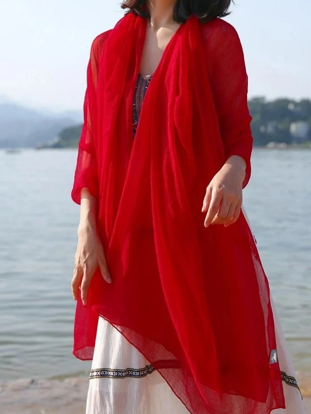 lenco-de-seda-liso-elegante-para-viagem-fotografia-acessorio-de-moda-toalha-de-praia-primavera-2026-estilo-simples-vers