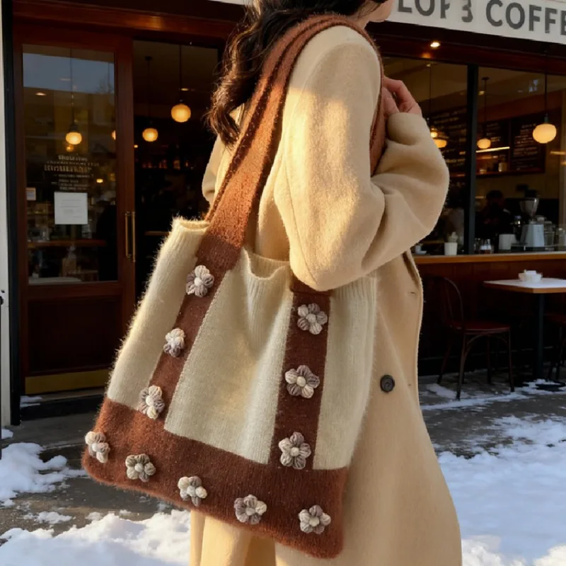 

Attractive Sleek Diaper Bag Crossbody Mom Road Trip Baby Care Exquisite Stylish Glamorous Timeless Chic Practical Functional