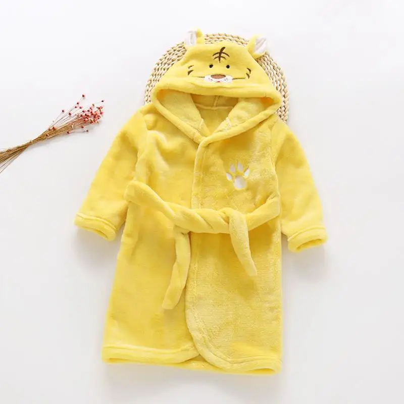 New Autumn Winter Children Sleepwear Robe Flannel Thicken Hooded Warm Bathrobe Kids Pajamas Boys Girls Lovely Cartoon Robes2-6Y