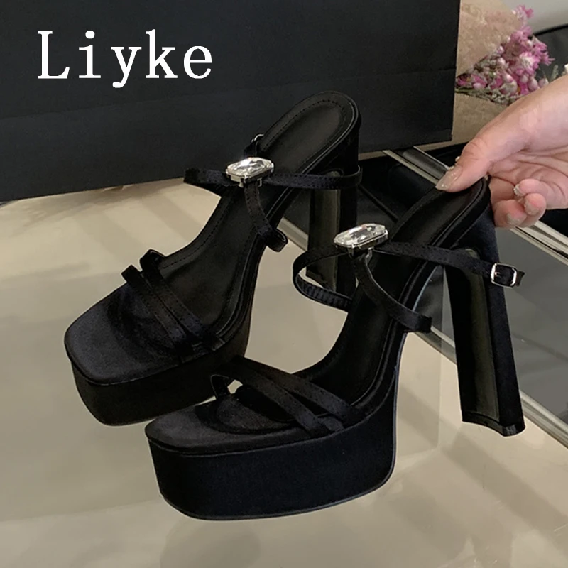 

Liyke подиумные модные босоножки на платформе на очень высоком каблуке 13 см для женщин, туфли для выпускного вечера с узкими ремешками и кристаллами и бриллиантами