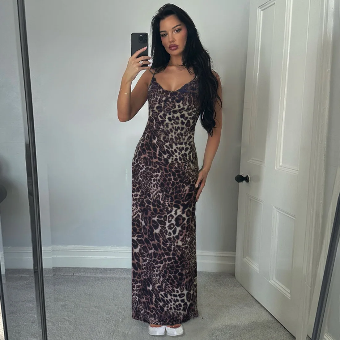 فستان كامي مثير بطبعة الفهد عتيقة للنساء بياقة على شكل V بدون أكمام للحفلات فستان صيفي أنيق ملابس الشارع الشهير