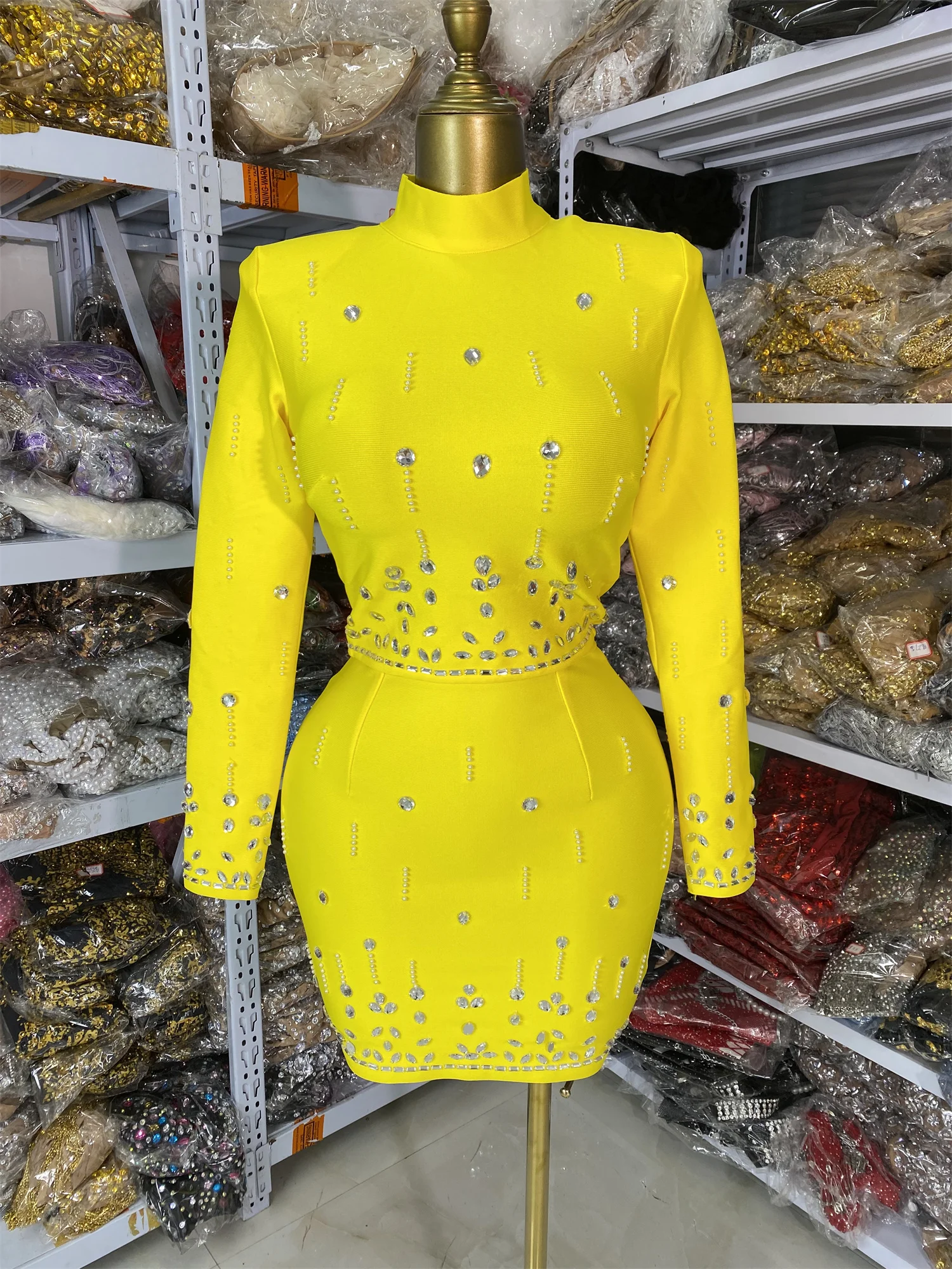 

Оптовая продажа с фабрики Бандажное платье Женский желтый укороченный топ с длинными рукавами и мини-юбка Кристалл Бисероплетение Вышивка Вечерний наряд