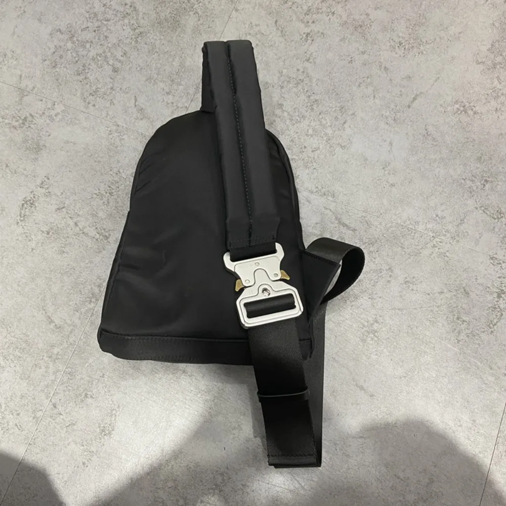 1017 ALYX 9SM Zaini in tessuto di nylon High Street Moda Uomo Donna Viaggio Presa in metallo Lettera Rossbody Borsa Zaino semplice
