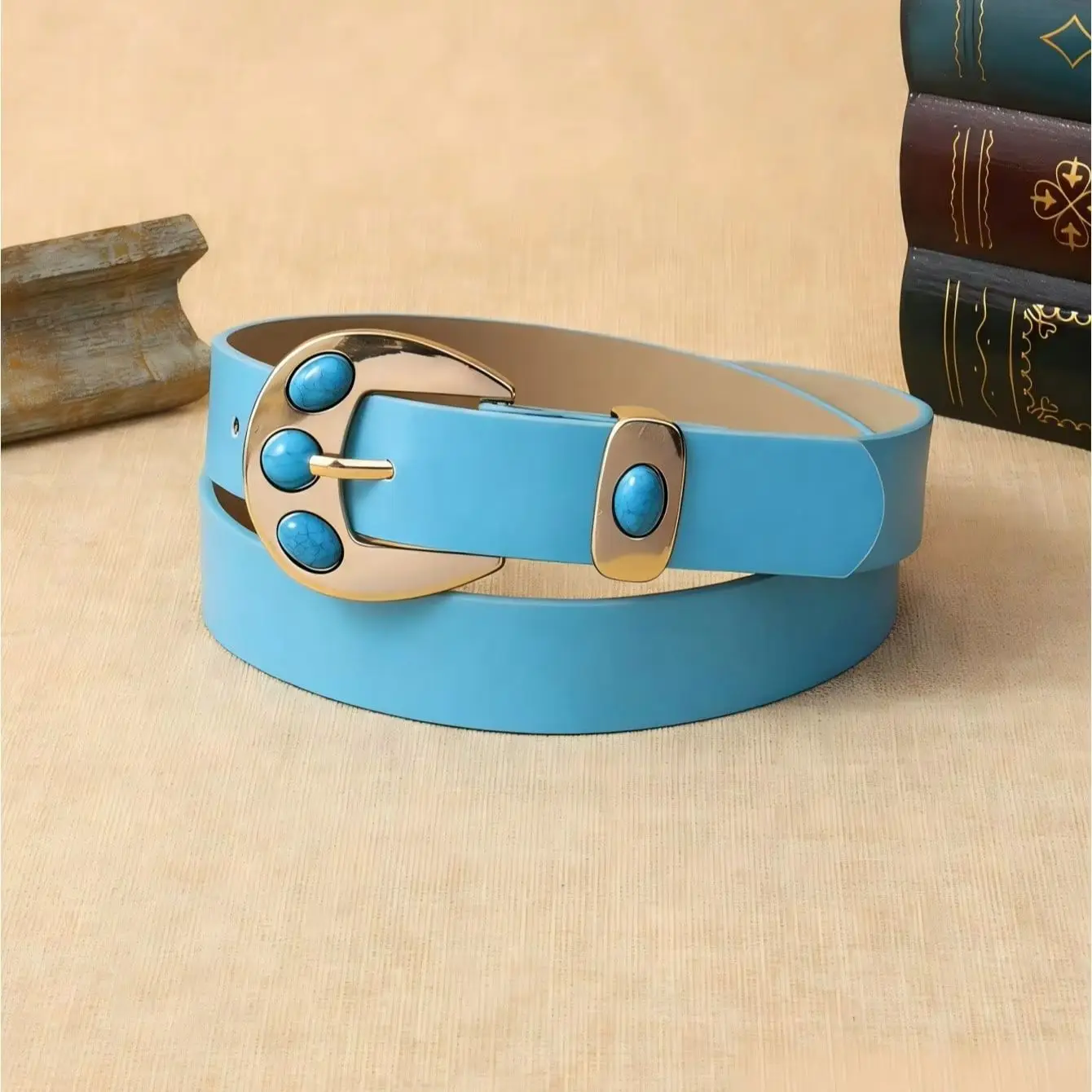 A Women's Belt with Blue Beads, Simple and Sweet, Suitable for Matching Jeans, Skirts, Daily Leisure, and Outdoor Activities