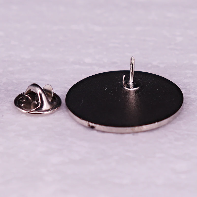 دميات الوجه المينا دبابيس ، أصدقاء شارة معدنية ، مقتنيات المجوهرات قبعة ، منازل الأحماض