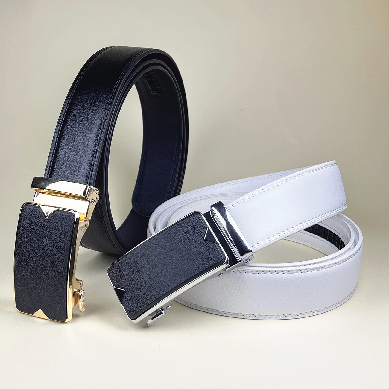 남성 하이 엔드 가죽 자동 버클 허리 벨트 패션 트렌드 비즈니스 캐주얼 바지 벨트 합금 소재 통근 스타일