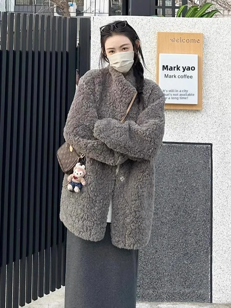 

2025 New Women's Fur Coat Thiened Medium Length Loose Fit Stand Collar Winter Outerwear Eco-friendly Leather And Fur