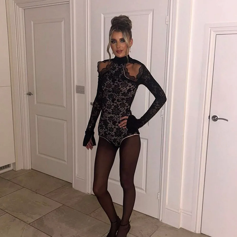 جودة عالية الساخن بيع بالجملة المألوف مثير الدانتيل الدانتيل بذلة جوفاء مع الأكمام متوهج قميص قاعدة ضيقة