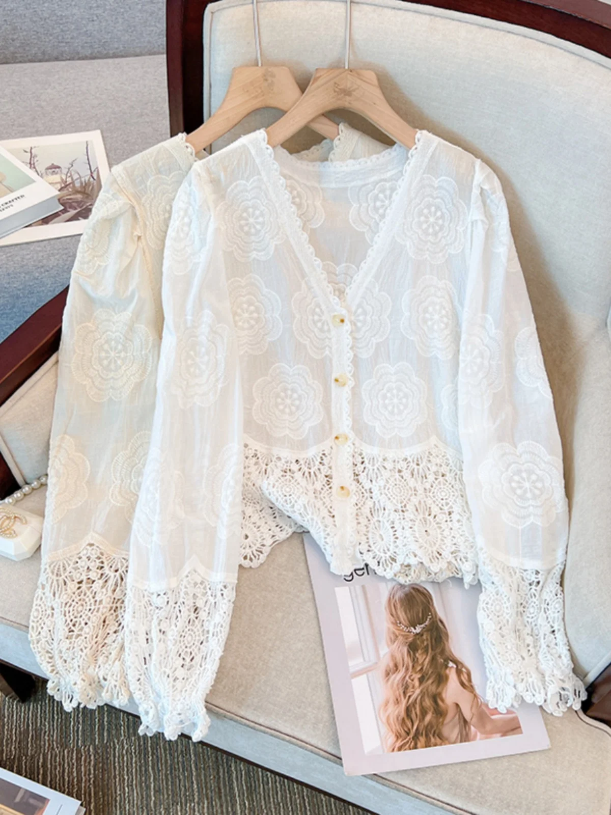 Ele Embroidered Long Sve Lace irt Hollow out Design Early Autumn Sle Women's Premium Quali Top Button up V Ne