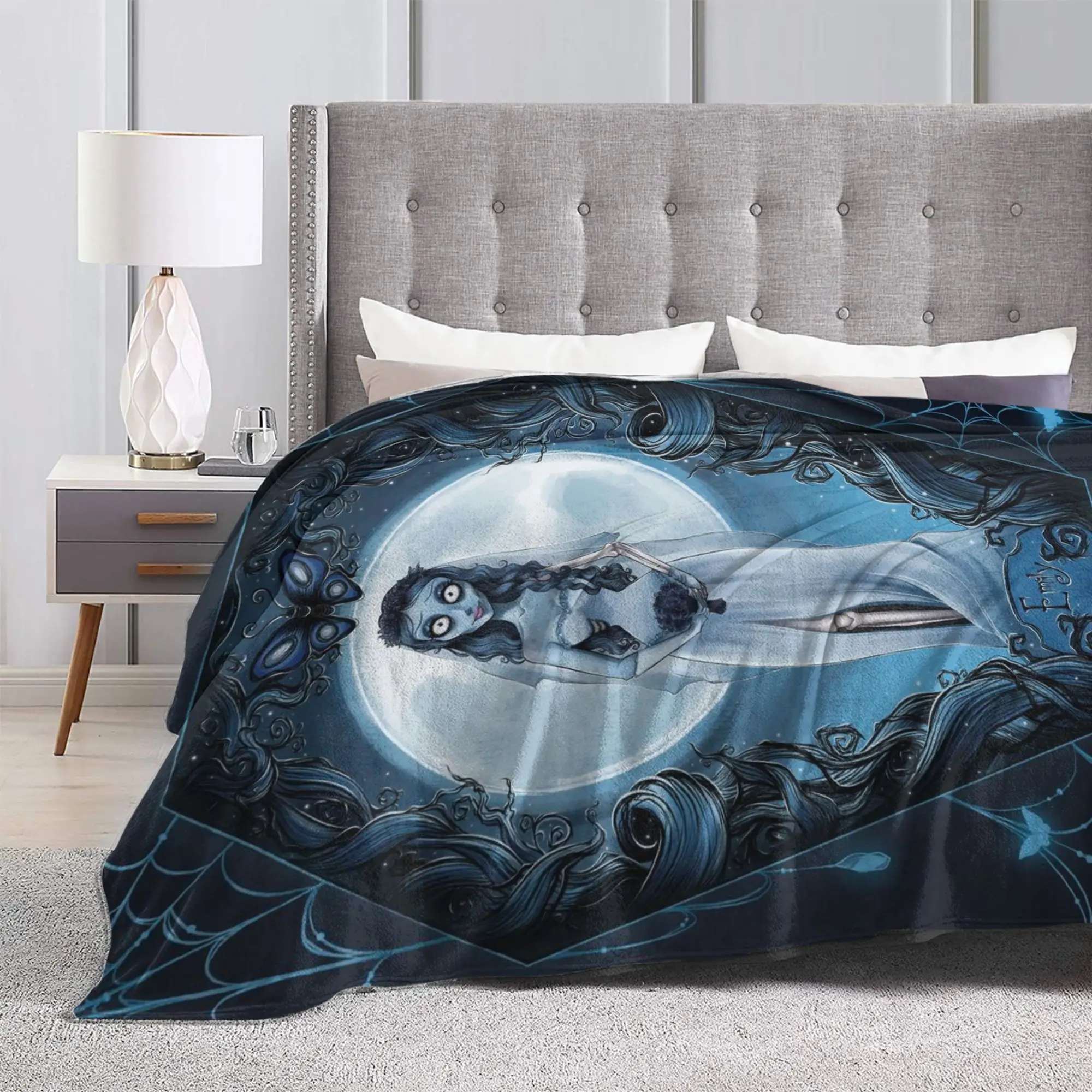 Couverture légère en flanelle fine et confortable, Design nouveauté, couverture de film de dessin animé pour cadavre et mariée, lavable en Machine