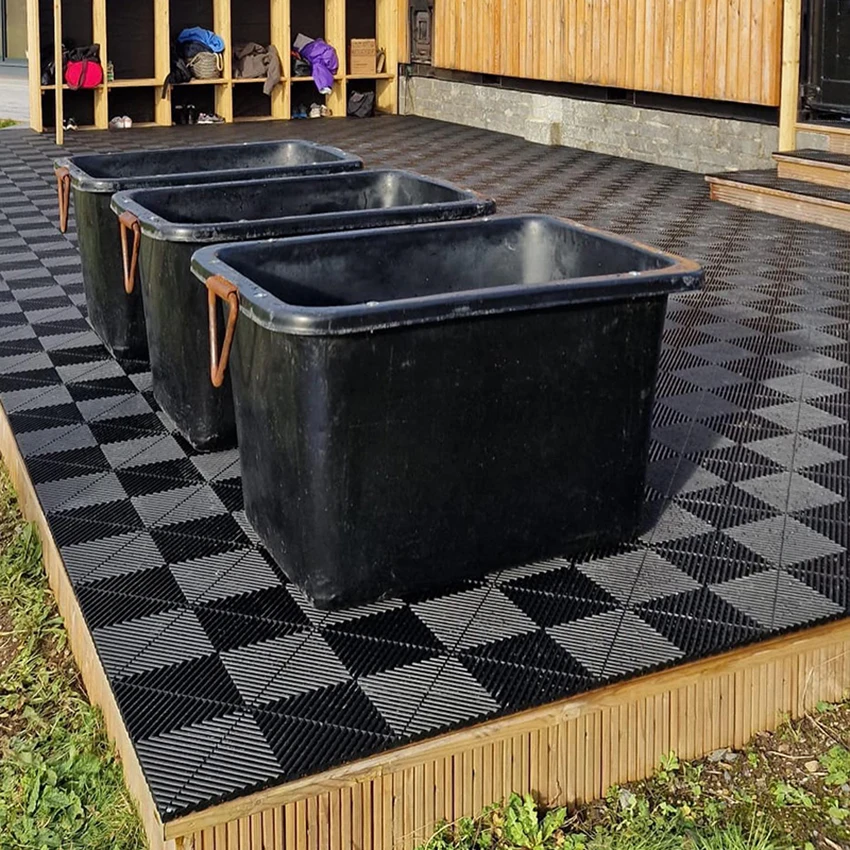 

Modern Design New PVC Waterproof Laminate Flooring Free Click Lock Surface for Villas and Vinyl Applications