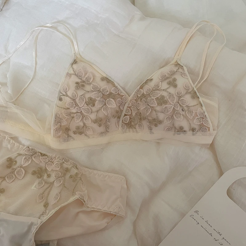 

Lace sexy no steel ring bralette women gathered underwear summer big chest show small girl triangle cup bra set