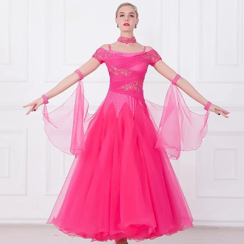 Abito da ballo moderno a maniche corte ricamato standard nazionale personalizzato Abito da valzer Gonna da ballo grande altalena