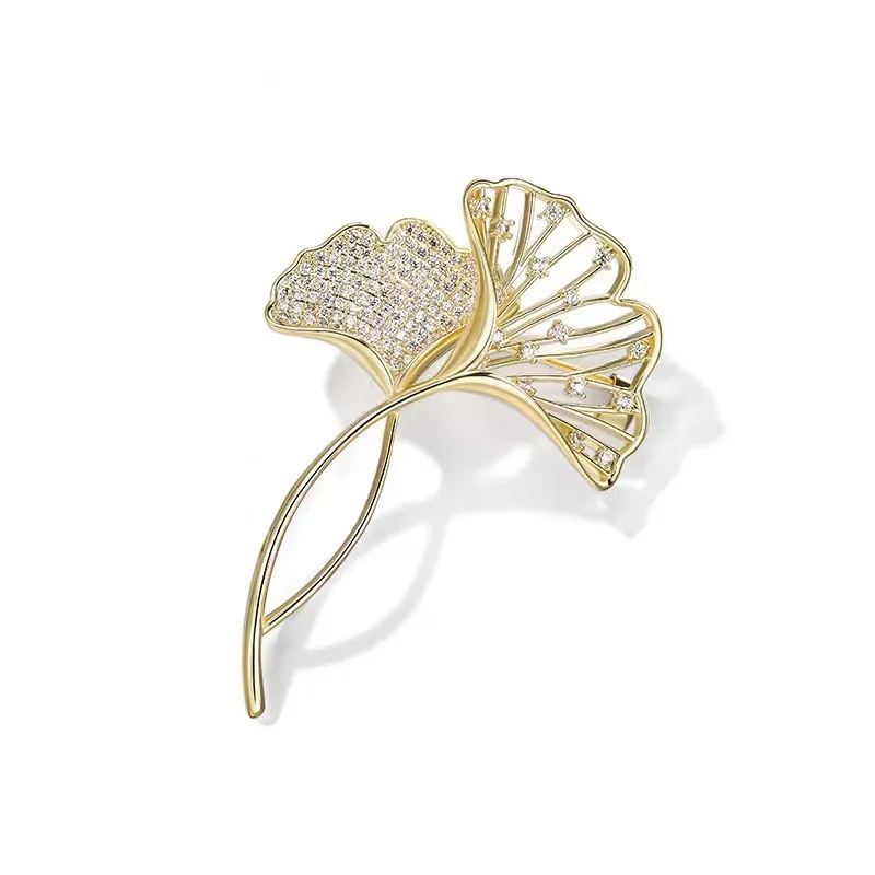 2024 New Ginkgo Biloba Brooch for Women Men Fine Luxury Inlaid Zircon Pin Clothes Corsage Backpack Accessory Party Jewelry Gift