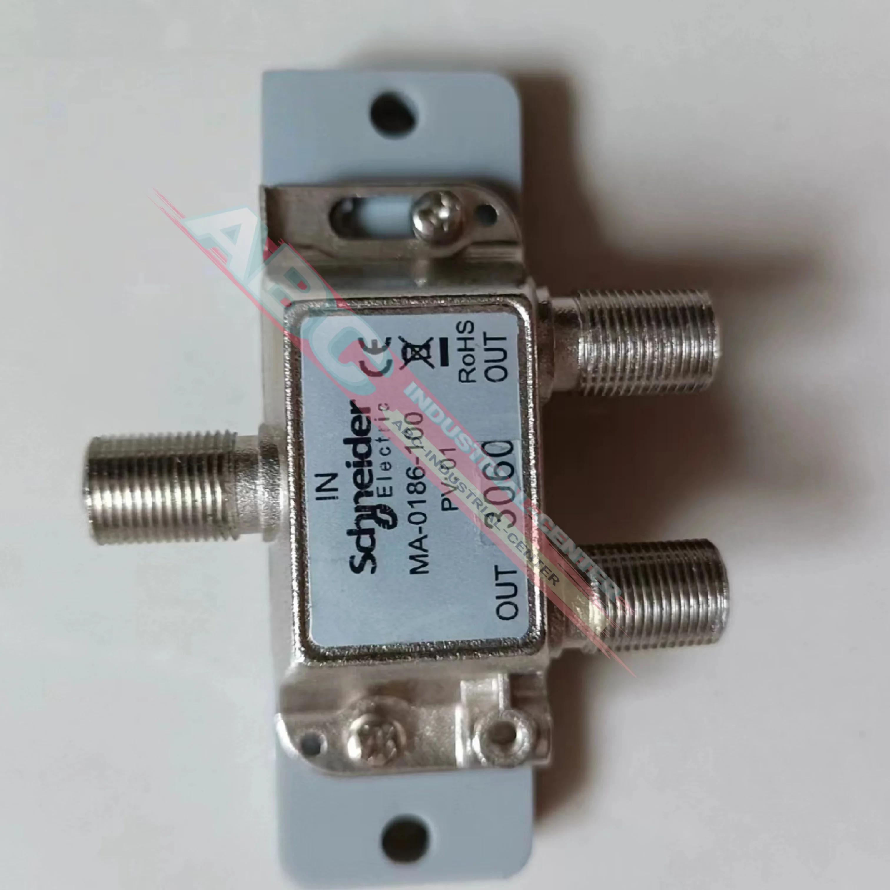 New in box  MA-0186-100 1pcs Remote Cable Splitter