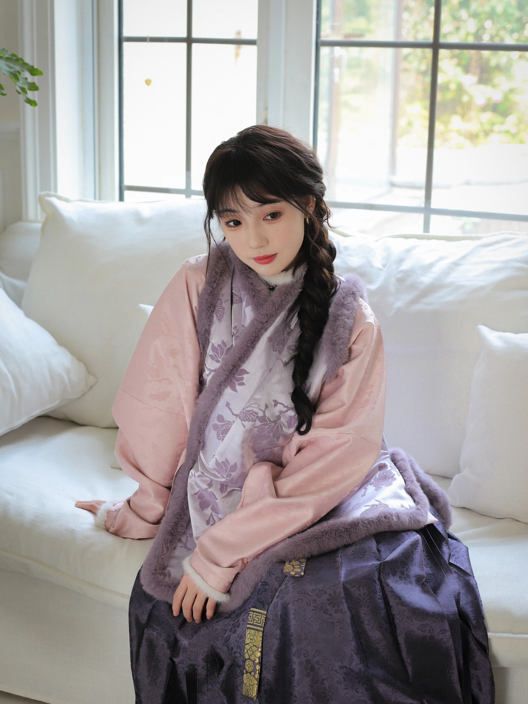 

Ele Hanfu Winter Long Sve Silk Blend Velvet Двойной цветной воротник Jaet Regal Ele Faionable Традиционный китайский C...