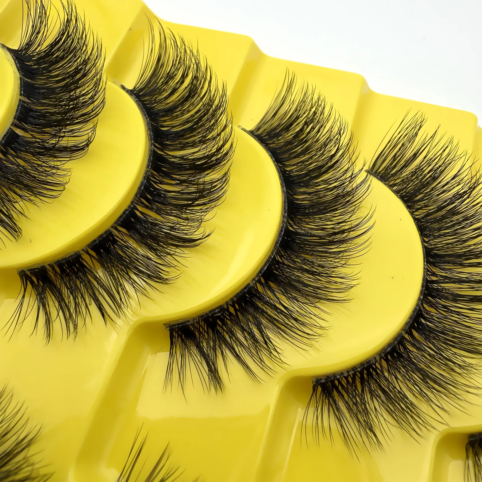 10쌍 인조 밍크 속눈썹 자연스러운 풍성한 3D 두꺼운 볼륨 D 컬 속눈썹 연장처럼 보이는 가짜 속눈썹