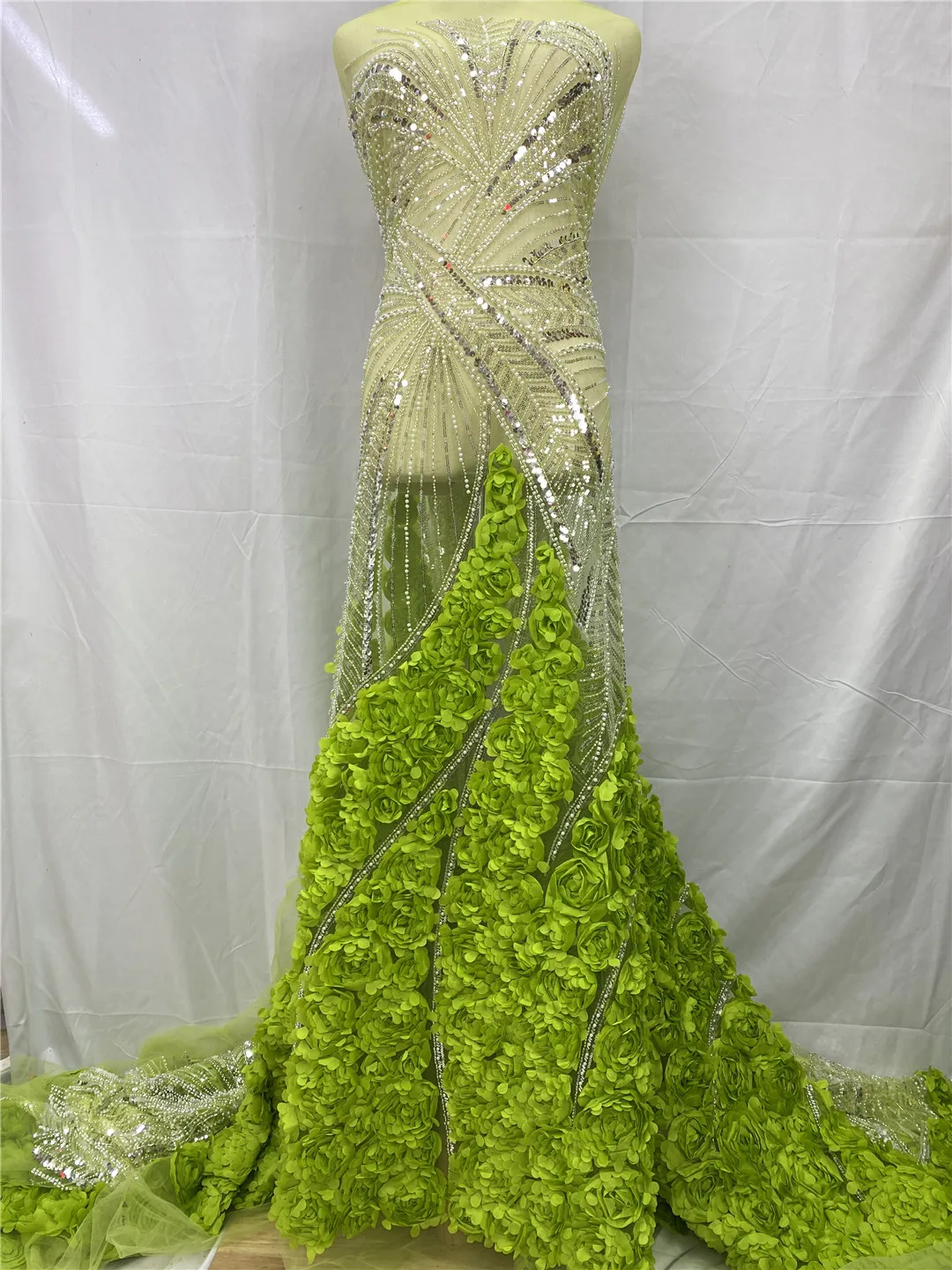 

2025 Fashion French Mesh 3D Flowers Embroidery Beaded Lace Fabric With Sequins African Nigerian Fabric For Wedding Dress