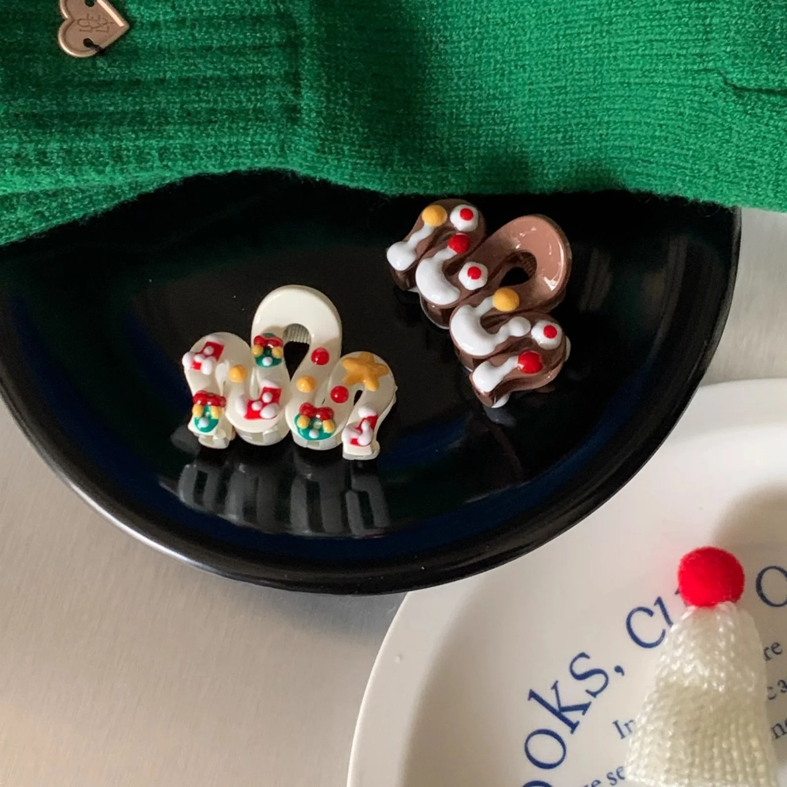

1/4pcs Christmas - Themed Hair Claw Clip Set: Festive Elegance for Your Locks! Festive & Stylish!