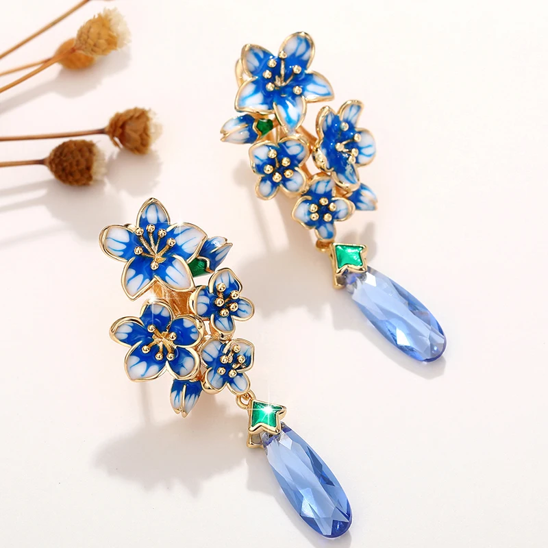 Huitan Handgefertigte Emaille-Blumenohrringe für Damen, Elegante Exquisite Blaue Blumenohrringe, Geschenk, Modischer Damenschmuck