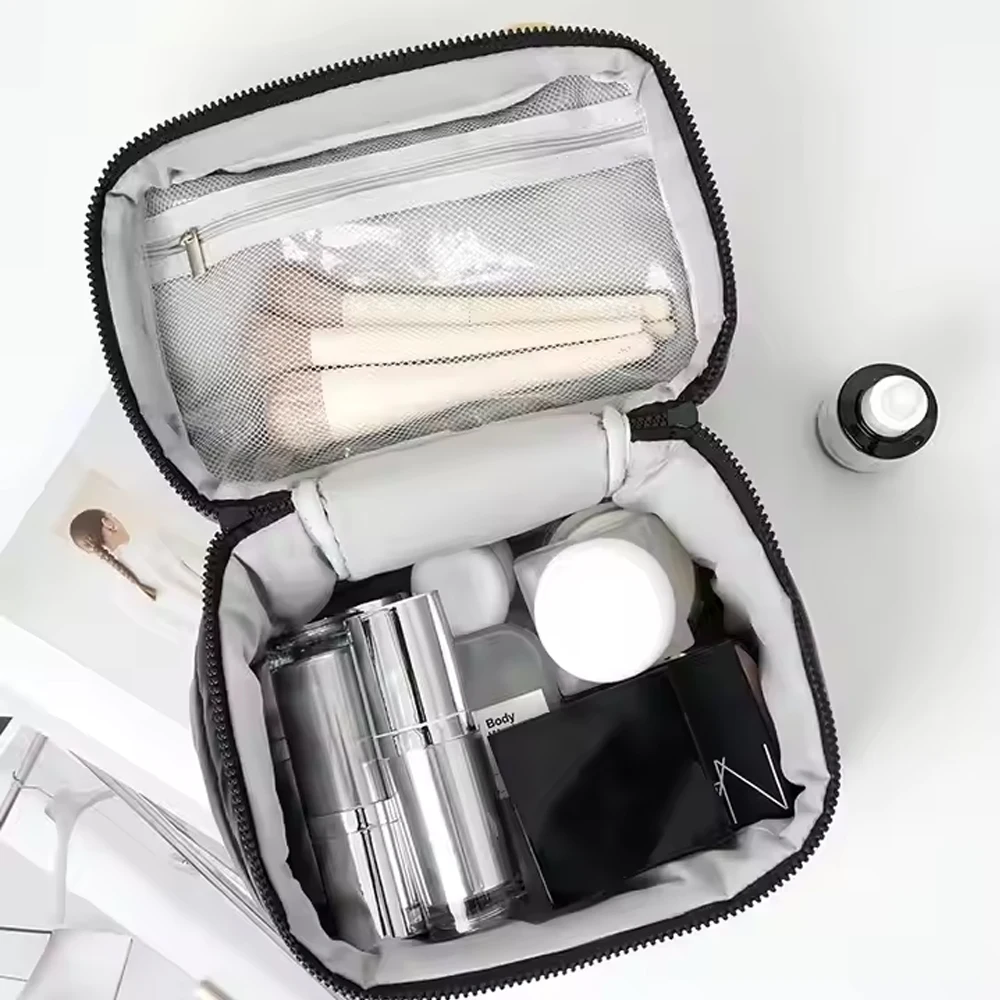 Portable Fashion Quilted Cosmetic Bag Handheld Travel Makeup Bag Down Cloth Storage Bag Girl Waterproof Toiletry Cosmetic Bag