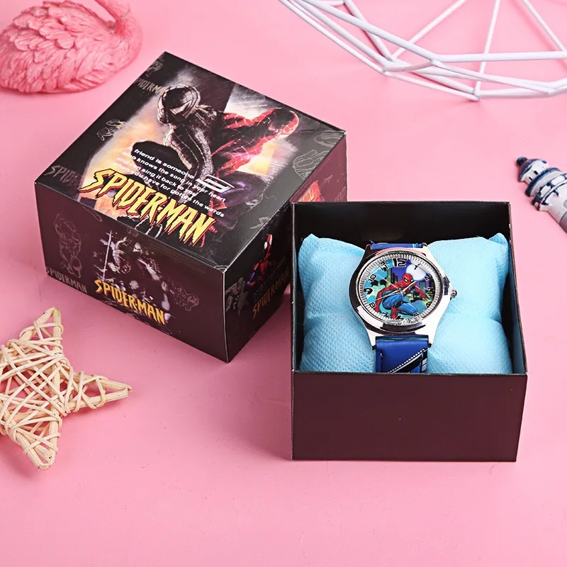 Willekeurige stijlpatroon met doos Disney Mickey kinderhorloge anime figuur Minnie Spiderman quartz horloge kinderhorloge verjaardagscadeautjes