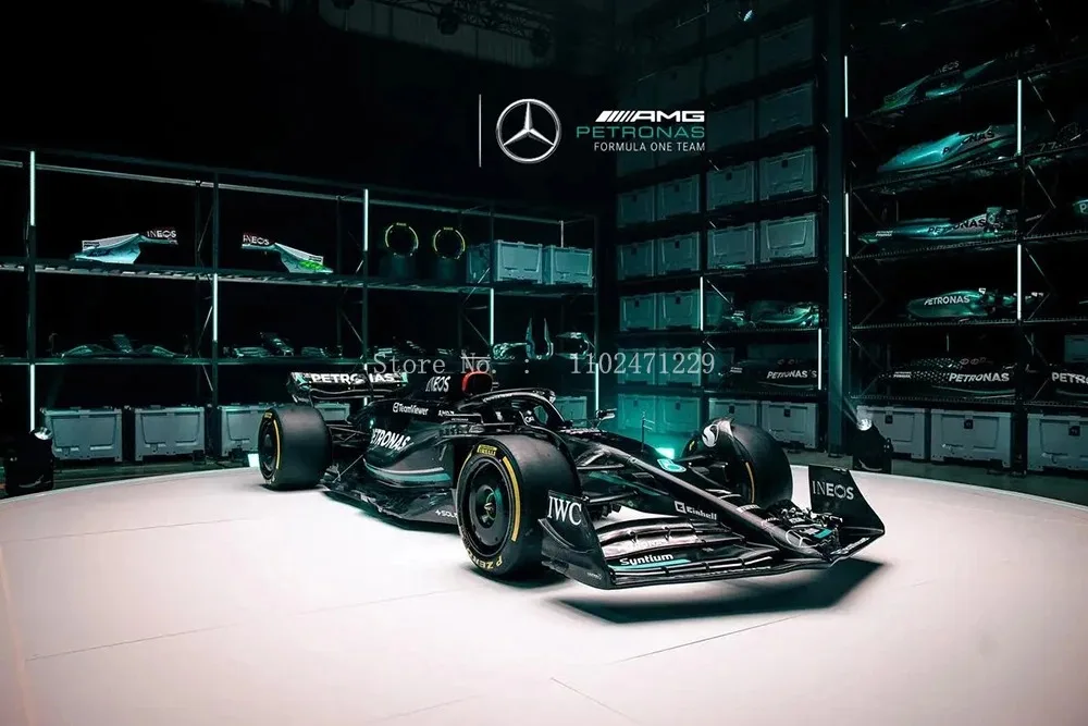 Bburago 1:24 2023 Mercedes-Benz W14 44 # Hamilton 63 # Russell Formula Super Toy Druckguss-Automodell aus Legierung Ferrari Red Bull McLaren – Detail 1