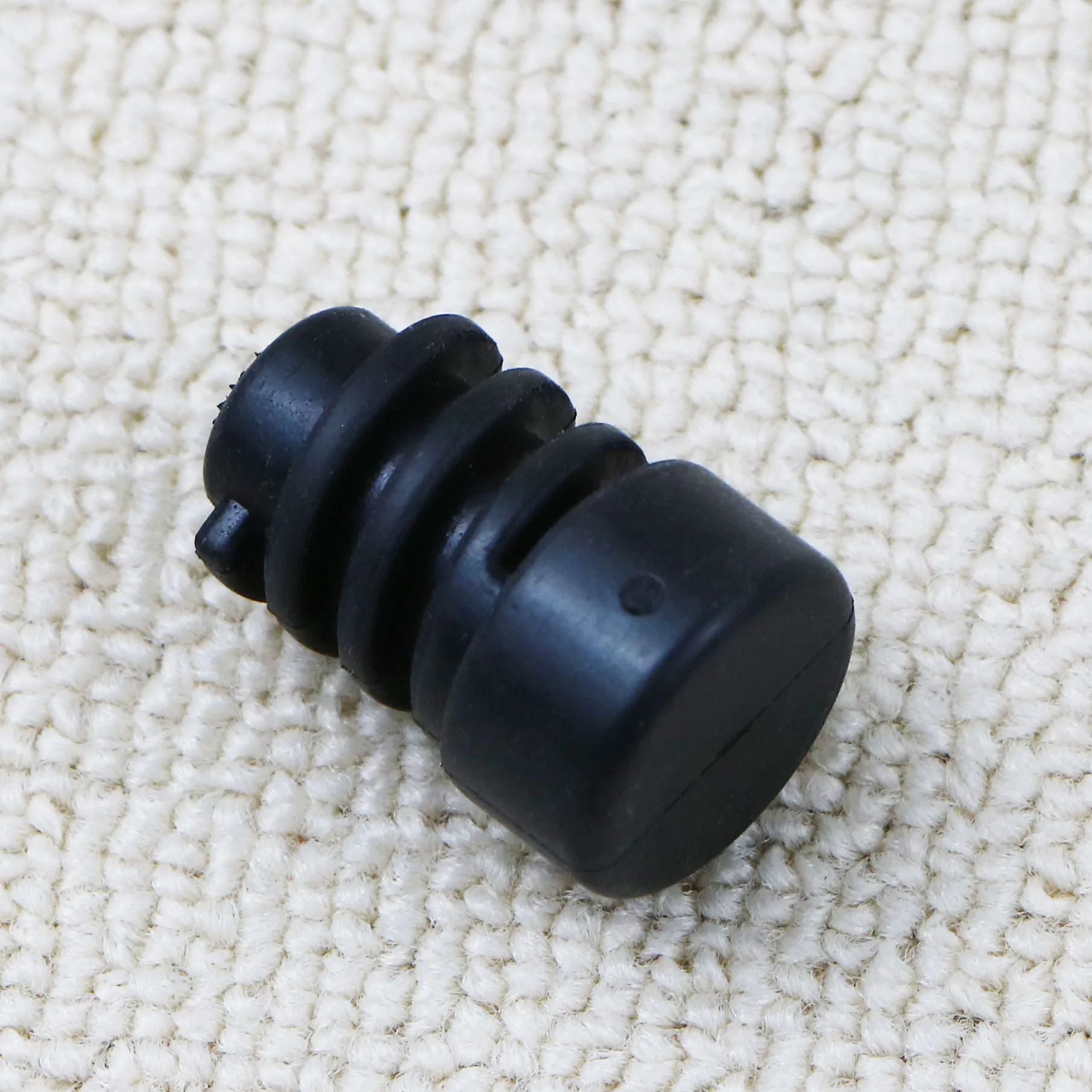 31402320 For Volvo S90 S90L XC90 V60 Engine Cover Guard Board Before The Machine Fenders Buffer Rubber Pier Column Fixed Buckle