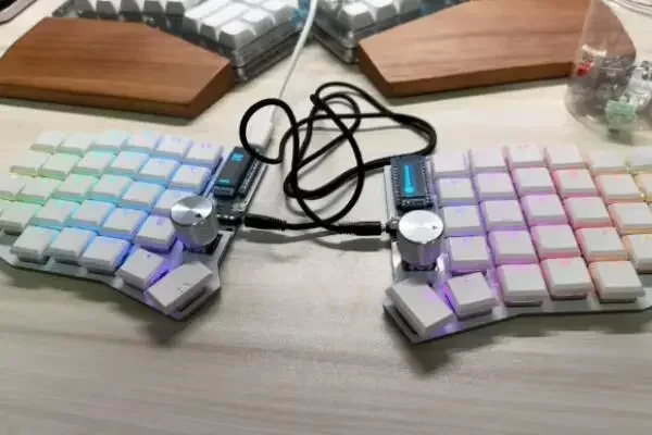 Imagem -02 - Teclado Dividido Sofle de Código Aberto Tela Oled Personalizada Kailh Botão Rgb de Baixo Perfil Layout de Teclado Programável Prog Rammable Viakey